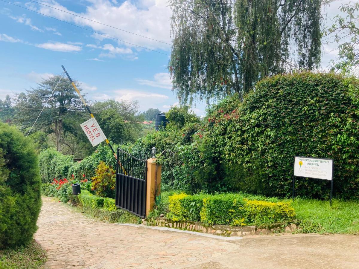Yes Hostel Fort Portal Bagian luar foto