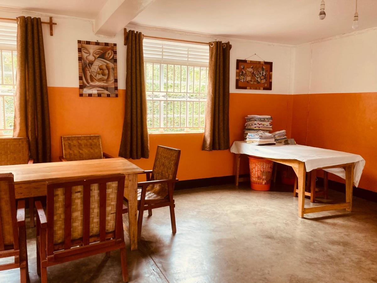 Yes Hostel Fort Portal Bagian luar foto
