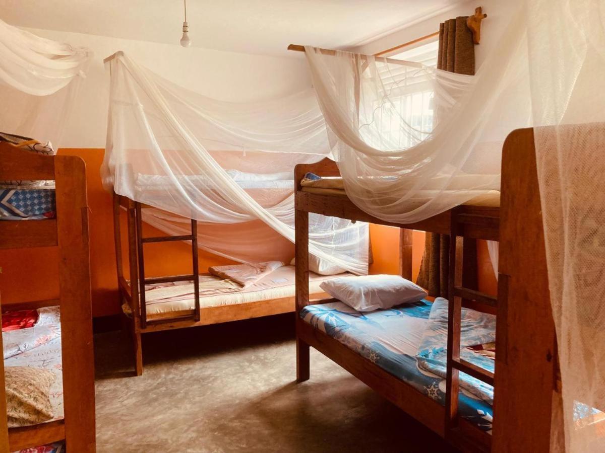 Yes Hostel Fort Portal Bagian luar foto